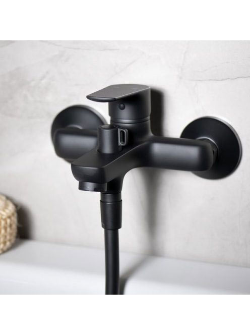 Aqualine LOTTA kádtöltő csaptelep, matt fekete, zuhanyszett