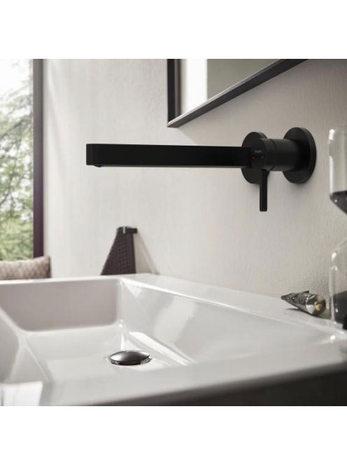 Hansgrohe Finoris egykaros falsík alatti mosdócsaptelep, 22,5 cm-es kifolyóval matt fekete 76050670