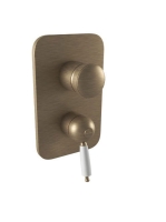 Bugnatese Oxford falsík alatti zuhanycsaptelep alaptesttel,